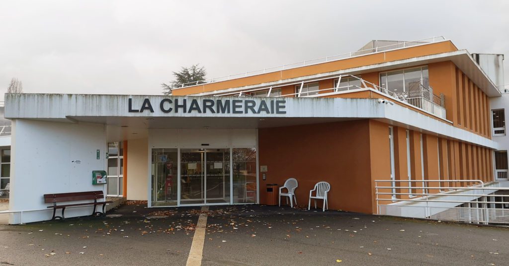 Entrée Ehpad la Charmeraie Nogent-le-Rotrou